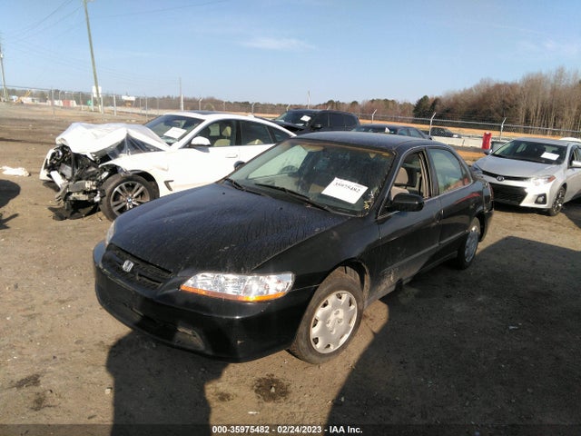 Honda ACCORD SDN 1998 1HGCG5644WA121408 Image 2