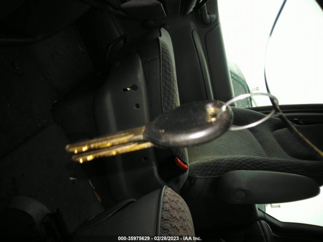 Dodge Caravan Base 2000 2B4FP25B8YR515337 Image 3