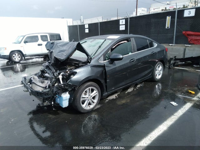 Chevrolet CRUZE LT 2018 1G1BE5SM7J7142760 Image 2