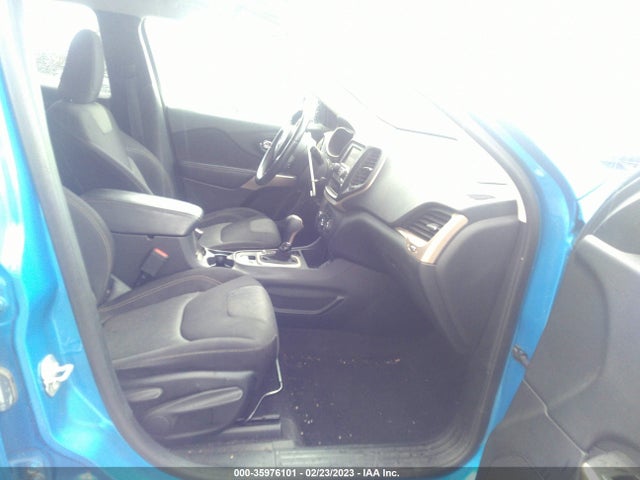 1C4PJLCB6JD558620 Jeep Cherokee Latitude