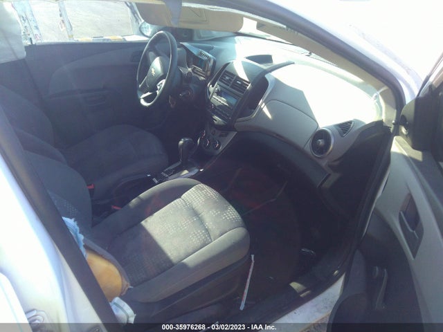 Chevrolet SONIC LS 2016 1G1JA6SH5G4124574 Image 6