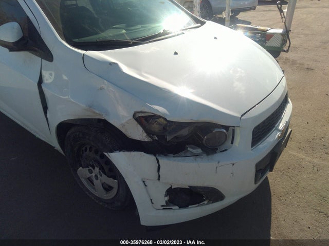 Chevrolet SONIC LS 2016 1G1JA6SH5G4124574 Image 7