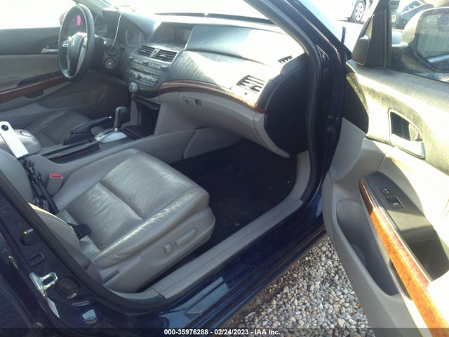 2011 HONDA ACCORD SDN EX-L VIN: 1HGCP3F84BA016014