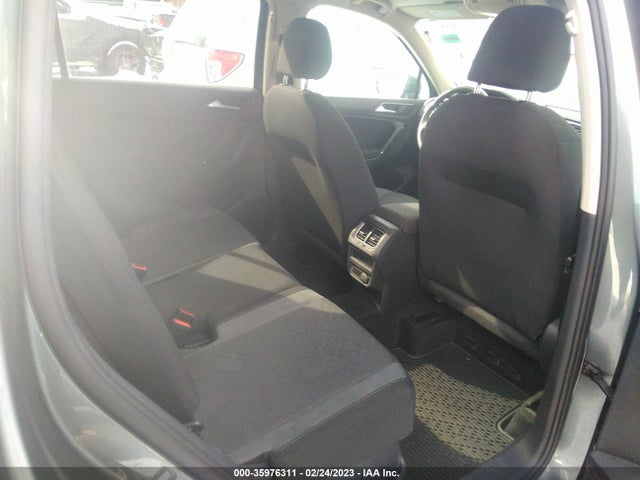 Volkswagen TIGUAN S 2018 3VV0B7AX1JM010602 Image 9