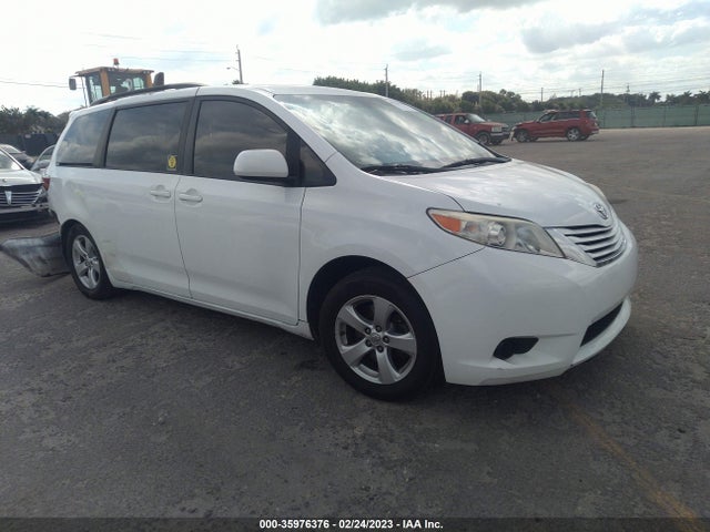 2017 TOYOTA SIENNA LE VIN: 5TDKZ3DC8HS834496