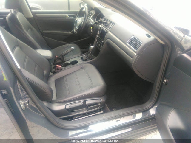 1VWAA7A34JC002687 Volkswagen Passat 2.0t S/r-line