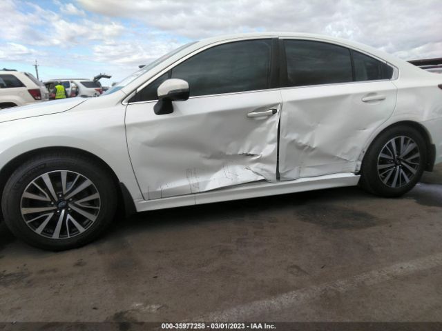4S3BNAF62K3016004 Subaru Legacy Premium