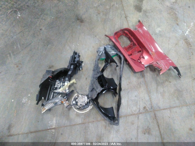 WVGAV7AX4FW115468 Volkswagen TIGUAN S