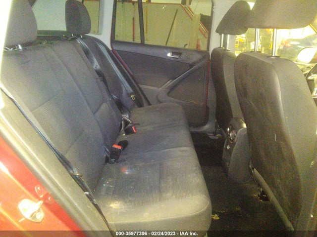 WVGAV7AX4FW115468 Volkswagen TIGUAN S