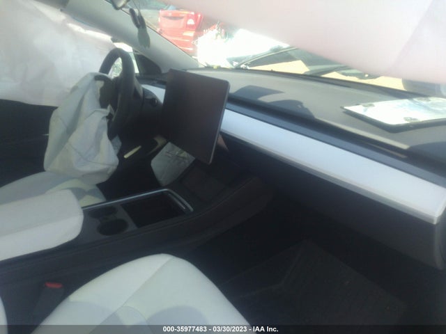 Tesla Model Y Long Range 2022 7SAYGDEE5NF547013 Image 5
