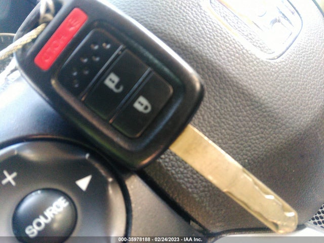 Honda FIT LX 2016 JHMGK5H53GX021561 Image 3