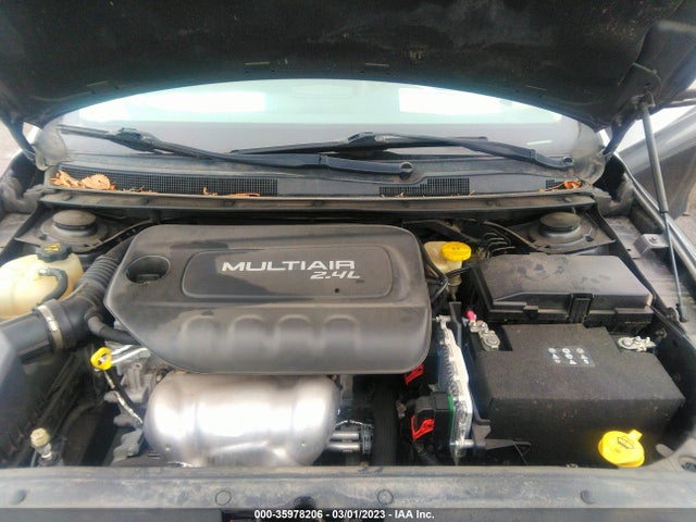 Chrysler 200 C 2016 1C3CCCCB2GN100802 Image 11
