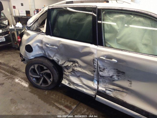 JF2SKARC8NH512668 Subaru Forester Touring