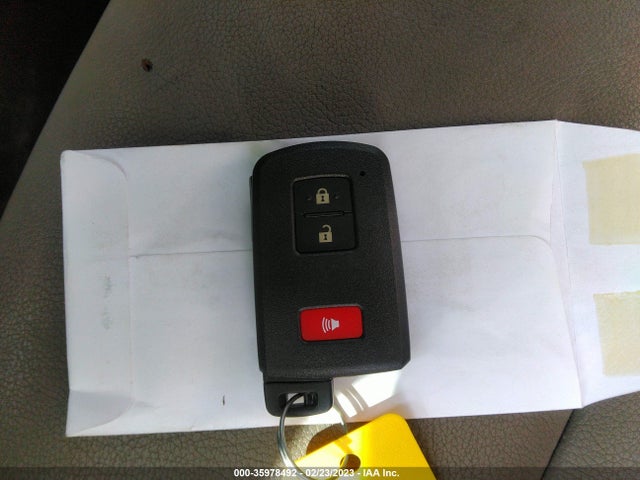 2015 Toyota RAV4, VIN: 2T3YFREV2FW147287