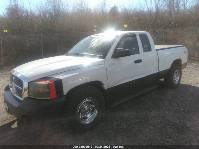 Dodge DAKOTA ST 2005 1D7HW22KX5S231596 Image 2