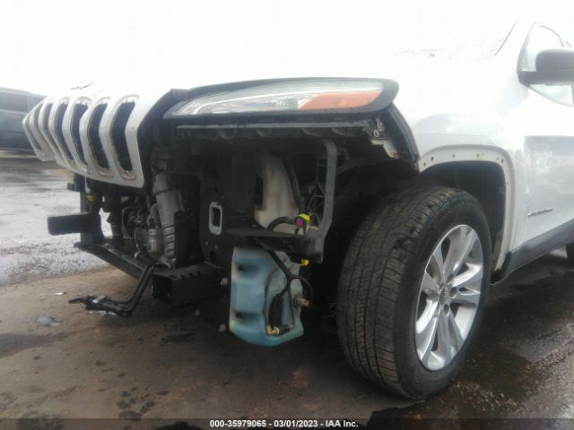 1C4PJLAB3FW676994 Jeep Cherokee Sport
