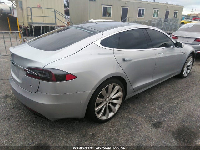 2016 Tesla Model S, VIN: 5YJSA1E11GF142320