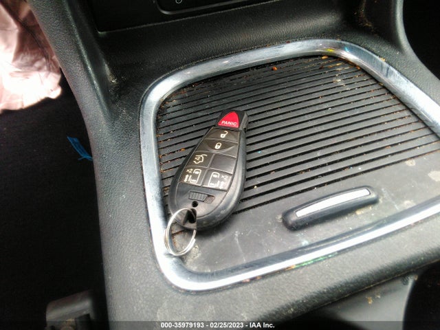 2C4RC1HG1ER332659 Chrysler Town & Country S