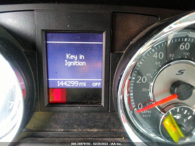 2C4RC1HG1ER332659 Chrysler Town & Country S