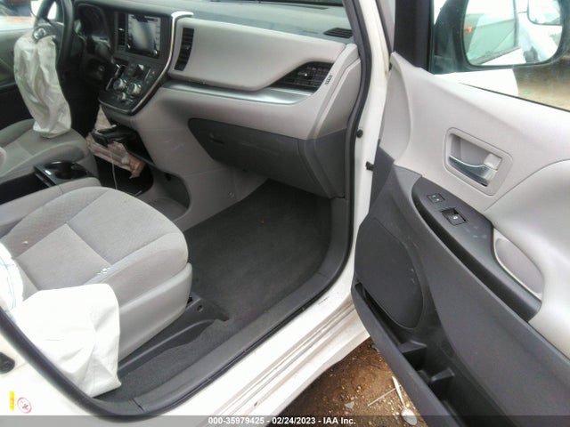Toyota SIENNA LE 2019 5TDKZ3DC3KS009490 Image 5