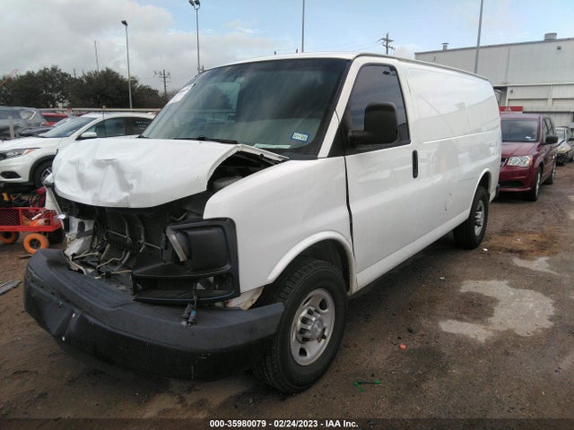 Chevrolet EXPRESS CARGO VAN 2015 1GCWGFCF6F1173954 Image 2