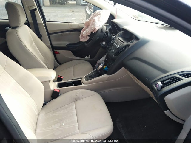 Ford FOCUS SE 2017 1FADP3F26HL247112 Image 6