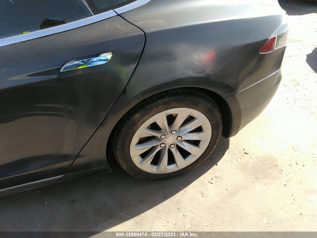 2017 Tesla Model S, VIN: 5YJSA1E13HF209422