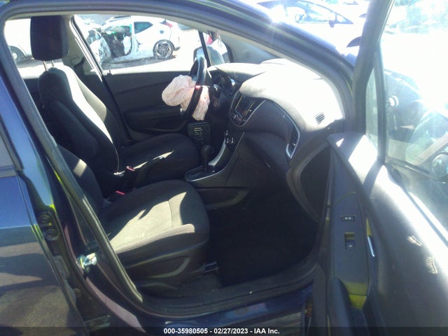 Chevrolet TRAX LS 2019 3GNCJKSB9KL162808 Image 6
