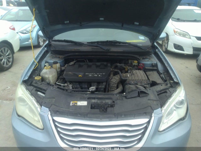1C3CCBAB2EN207777 Chrysler 200 LX