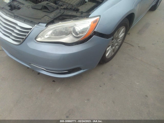 1C3CCBAB2EN207777 Chrysler 200 LX