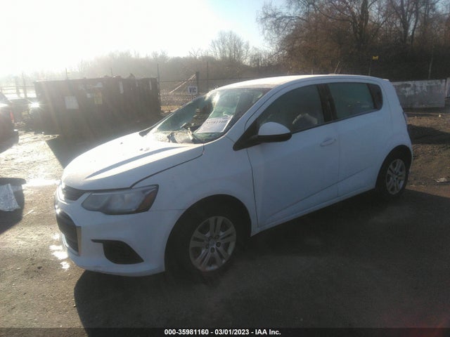 Chevrolet SONIC LT 2017 1G1JG6SG3H4162232 Image 2