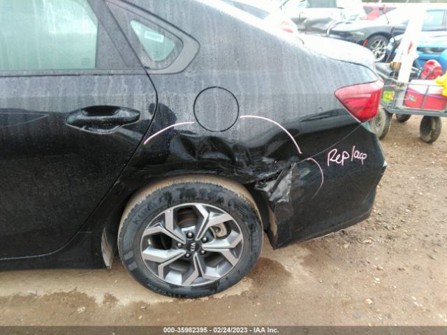 3KPF24AD4ME338303 KIA Forte Lxs