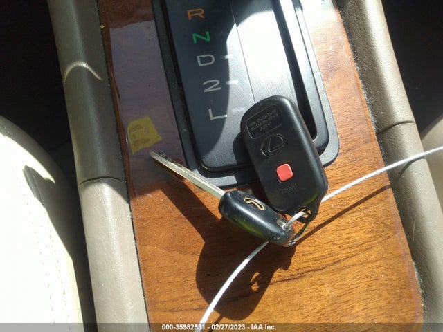 JT8BF28G4W0107936 Lexus ES 300 LUXURY SPORT SDN