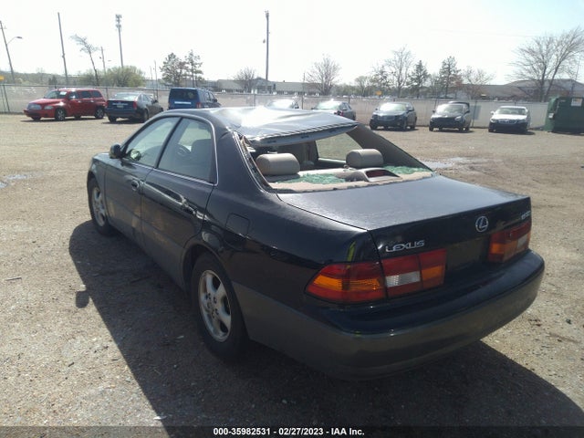 JT8BF28G4W0107936 Lexus ES 300 LUXURY SPORT SDN