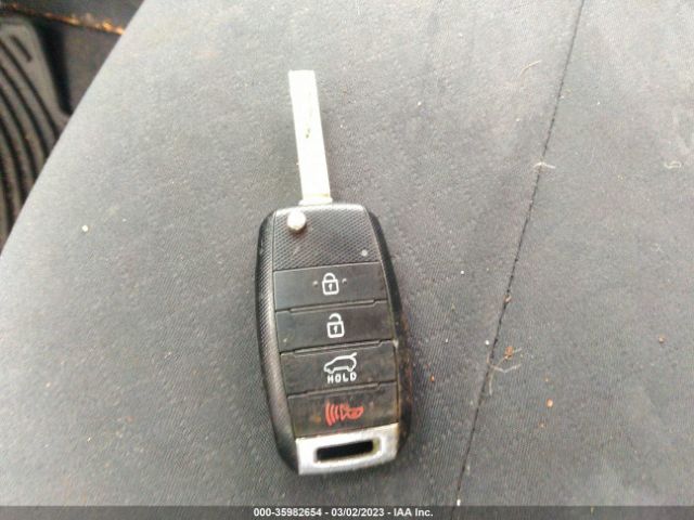 5XYPGDA56KG488024 KIA Sorento Lx V6