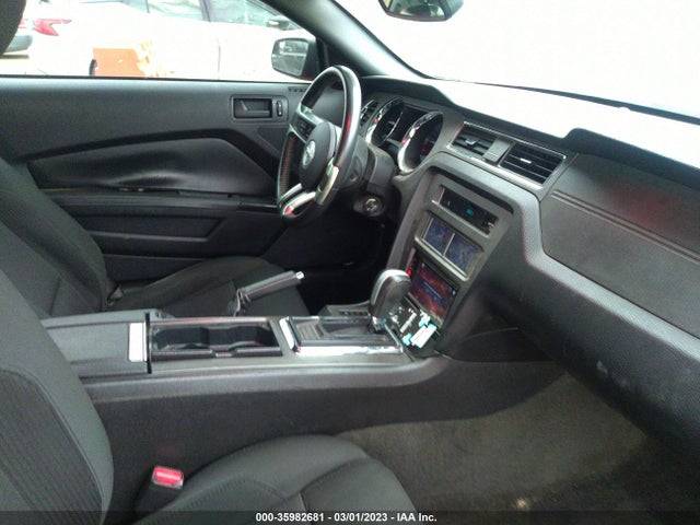 2014 FORD MUSTANG V6 VIN: 1ZVBP8AM5E5256131