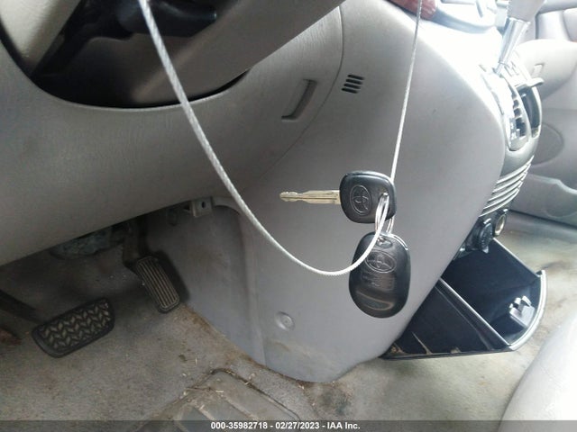 2004 TOYOTA SIENNA XLE VIN: 5TDBA22CX4S004665