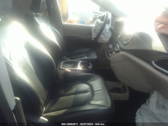 2C4RC1BG6HR705496 Chrysler Pacifica Touring-l