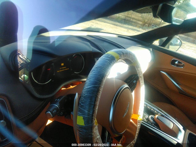 2021 Aston Martin DBX, VIN: SCFVUJAW8MTV00691