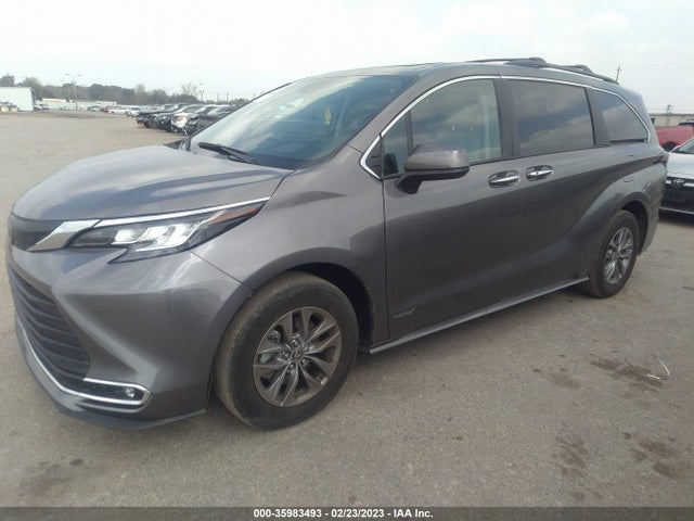 Toyota SIENNA XLE 2022 5TDYRKEC3NS086903 Image 2