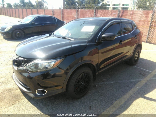 Nissan Rogue Sport S 2018 JN1BJ1CP6JW500153 Image 2