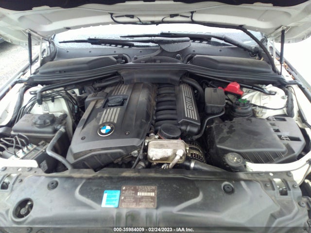 BMW 5 Series 528i 2010 WBANU5C51AC126041 Image 11