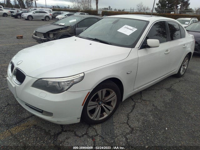 BMW 5 Series 528i 2010 WBANU5C51AC126041 Image 2
