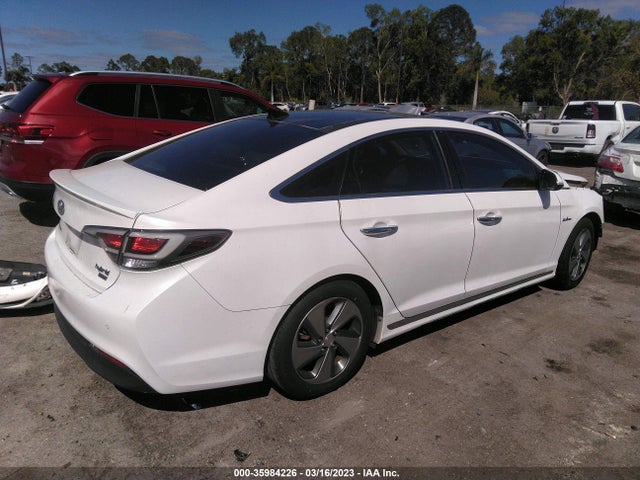 2017 Hyundai Sonata, VIN: KMHE34L16HA054106