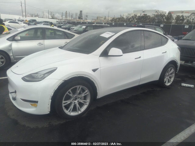 Tesla Model Y Long Range 2022 7SAYGDEE0NF331442 Image 2
