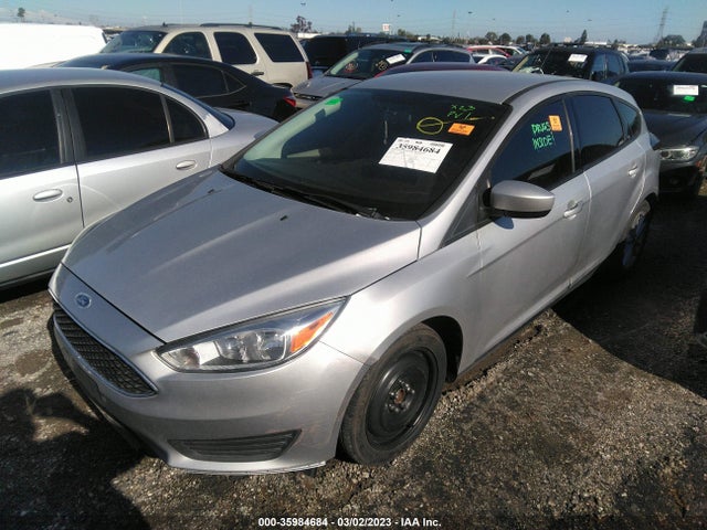 Ford FOCUS SE 2018 1FADP3K2XJL241857 Image 2