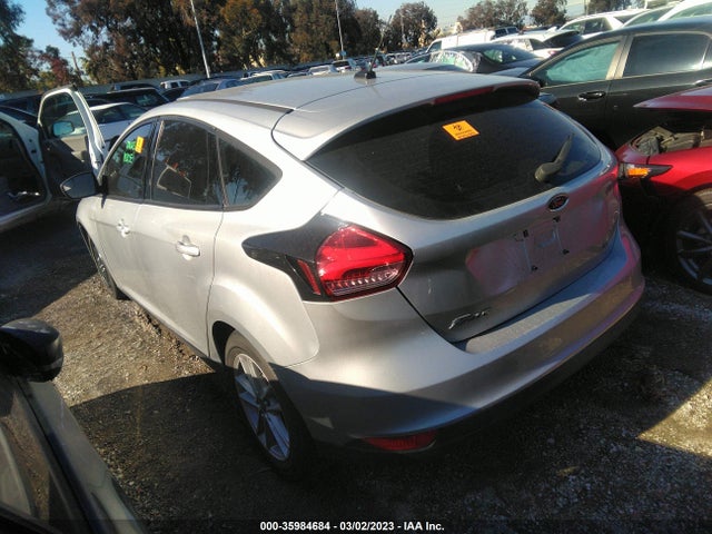 Ford FOCUS SE 2018 1FADP3K2XJL241857 Image 4