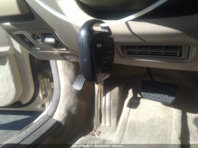 Lexus LS 430 2001 JTHBN30F710006877 Image 3