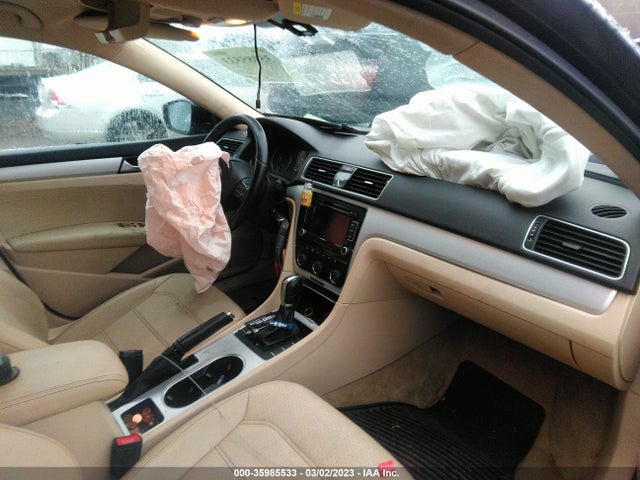 1VWBP7A31DC047500 Volkswagen Passat Se W/sunroof