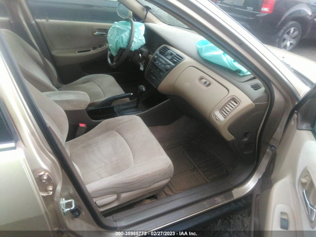 2000 HONDA ACCORD SDN LX VIN: JHMCG5643YC027928